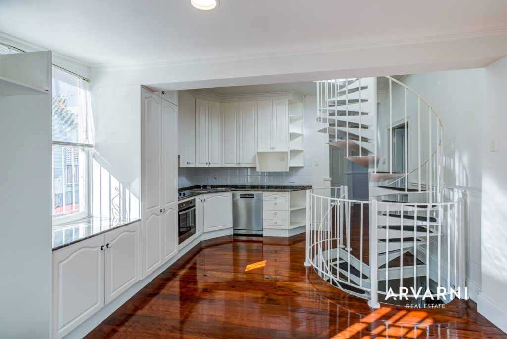966df9ef7a0e66040587f425ae434d51.98bradleyst-small